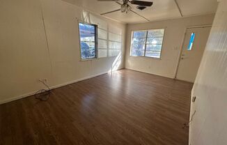 3 beds, 1 bath, $700