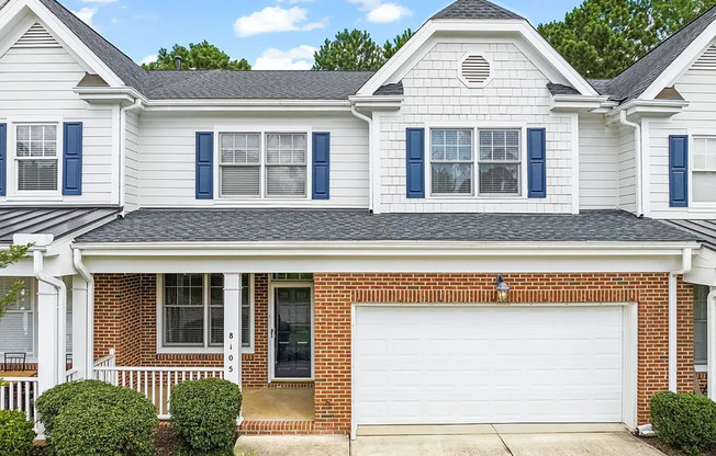 Large 3 Bedroom 2.5 Bath Townhouse in Riverside Subdivision of Raleigh!