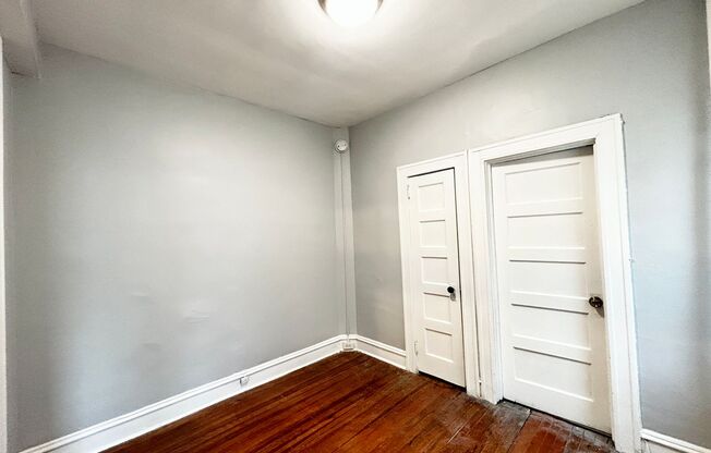 1 bed, 1 bath, 1 sqft, $1,250, Unit 2E