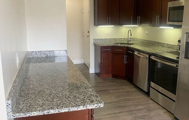 2 beds, 1.5 baths, 881 sqft, $2,200, Unit 5341 #6