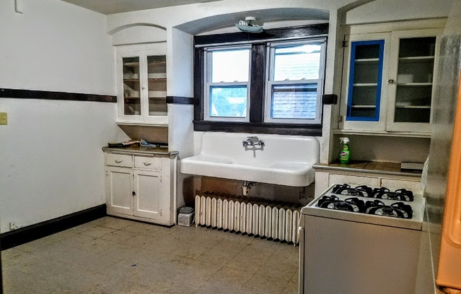 3142 S 12 ST