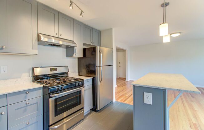 1418 On Queen Anne Apartments