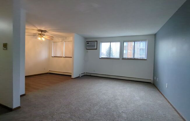 2 beds, 1 bath, 900 sqft, $975, Unit 240-107
