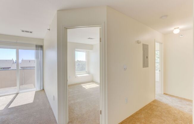 2 beds, 1 bath, 824 sqft, $1,775, Unit 13-306