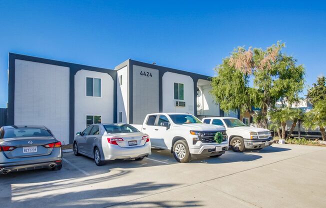 Newly renovated 1b/1b in the heart of North Park (A/C, Washer/ Dryer, Dishwasher, Microwave)