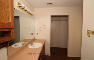 Dreamy Three-Bedroom - 1st month free with 1 year lease