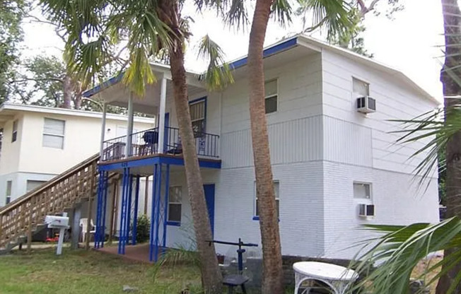 Charming 2 units building in Prime St. Pete Location