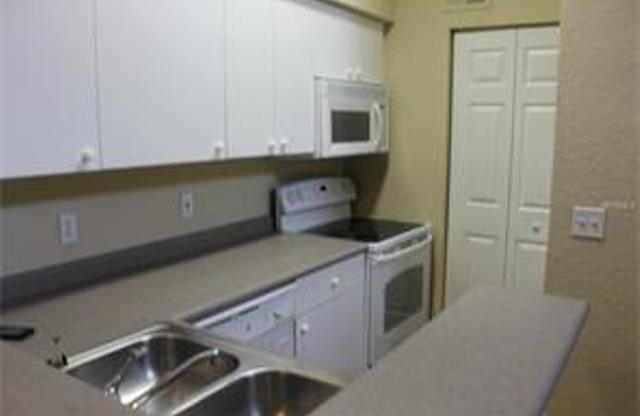 One bedroom condo in Park Central with pond view!