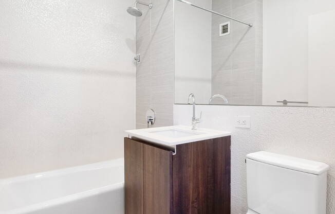 Studio, 1 bath, $4,600, Unit 18A