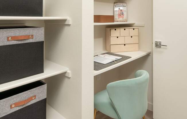 Built In Desk Area at Streamliner 67th in Phoenix Arizona