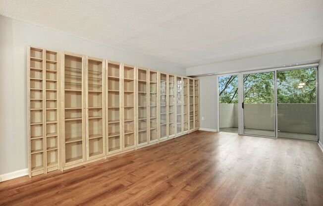 Available Now! 1 Bed / 1 Bath Condo in the heart of the DC Wharf!