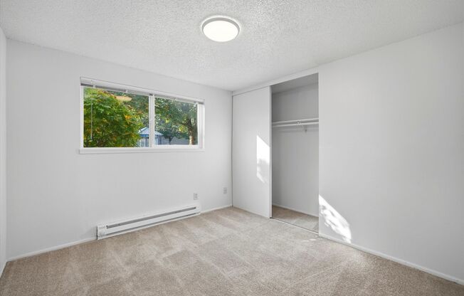 2 beds, 1 bath, 1,000 sqft, $1,275, Unit 11