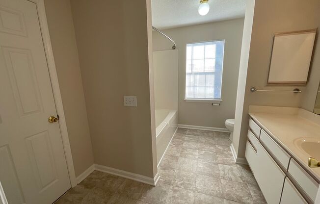 1 bed, 1 bath, 871 sqft, $1,225, Unit 2704-6