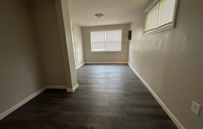 2 beds, 1 bath, $1,100