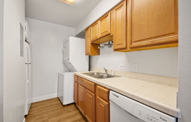 2 beds, 1 bath, $1,850