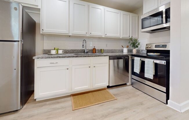 2 beds, 1 bath, 656 sqft, $1,499, Unit 705-06