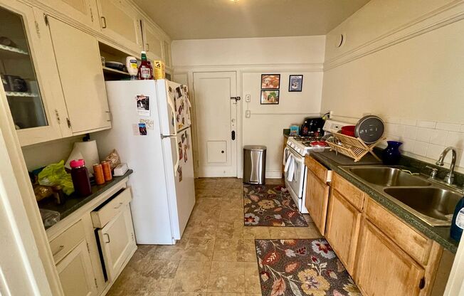 2114 N Summit
