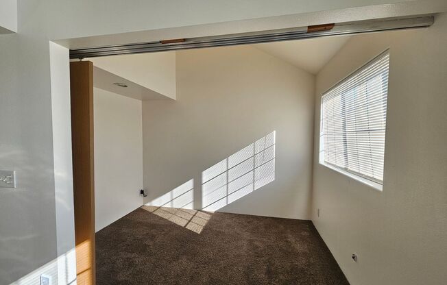 1 bed, 1 bath, $1,100, Unit 605 S A Street G