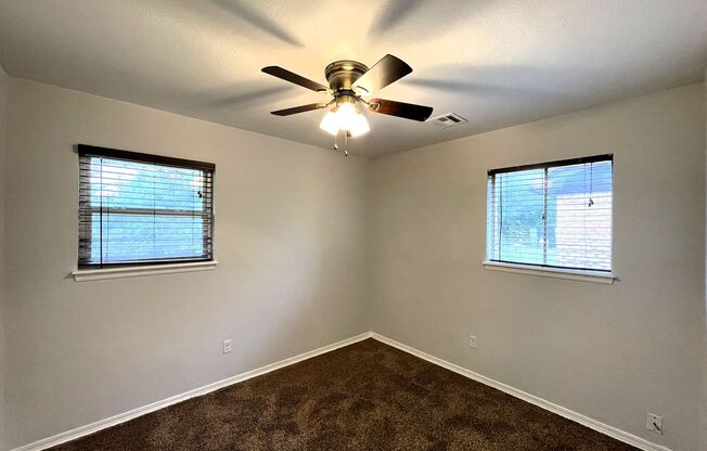 3 beds, 1 bath, $1,199