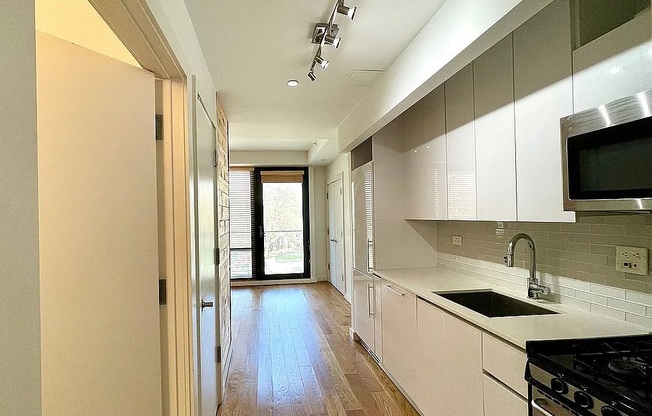 48 E 132 ST