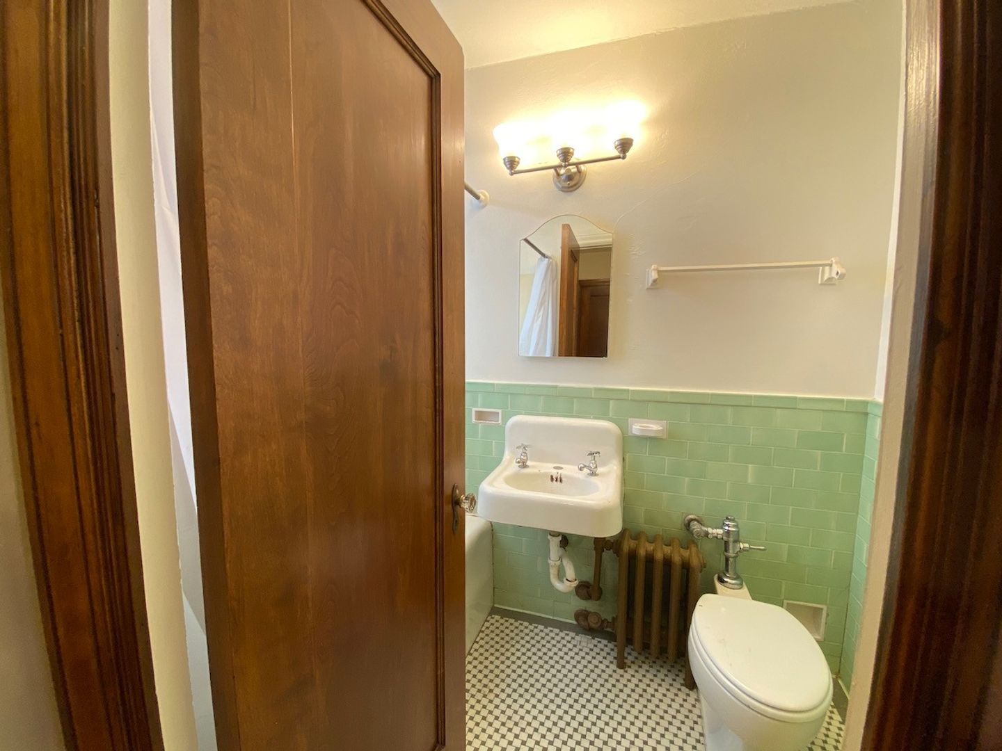 Studio, 1 bath, 400 sqft, $805, Unit 116