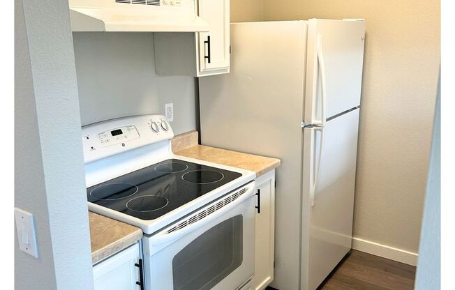 Renovated 2 Bed 1 Bath Condo - Renton Highlands