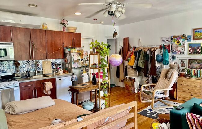 711 Walnut St