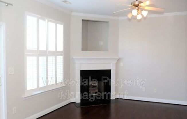 308 HAMLET PARK DR