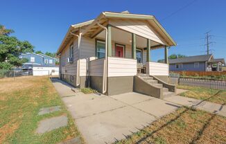 2 Bedroom 2 Bath Duplex in Denver - Available Now