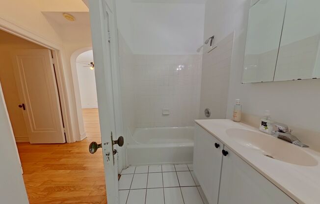 859 Oakdale/2915-19 Mildred