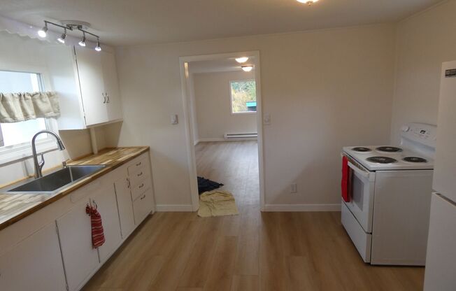 2 beds, 1 bath, $1,675