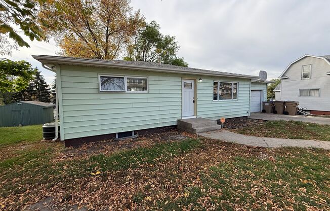 3 Bedroom Home - 3 Car Garage