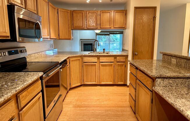 2 bed/2 bath on Greenlake. Pet Friendly! Secure Parking