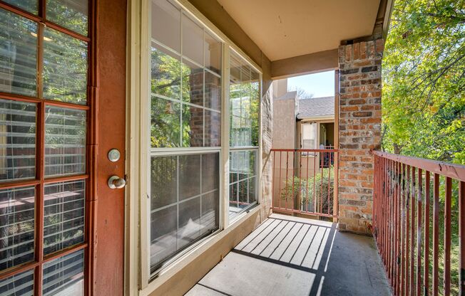 2 beds, 2 baths, $1,650, Unit Unit 213