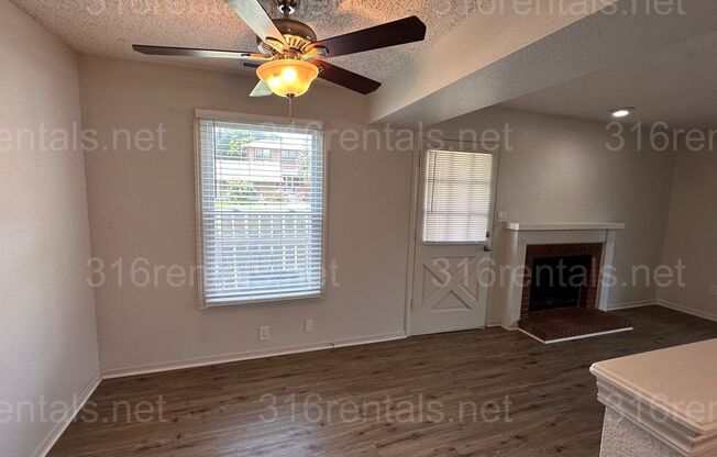 $895- 2 bedroom 1 bath - Apartment located in Riverside