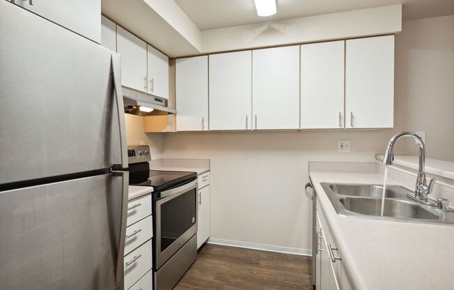 1 bed, 1 bath, 723 sqft, $1,895, Unit 411