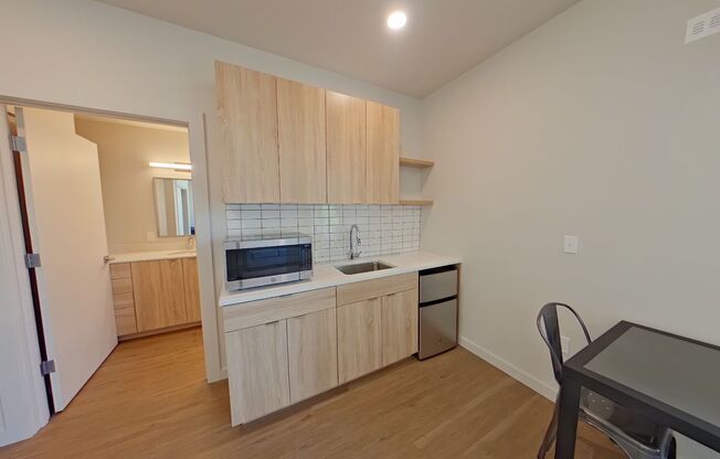 Studio, 1 bath, 314 sqft, $1,225, Unit 403