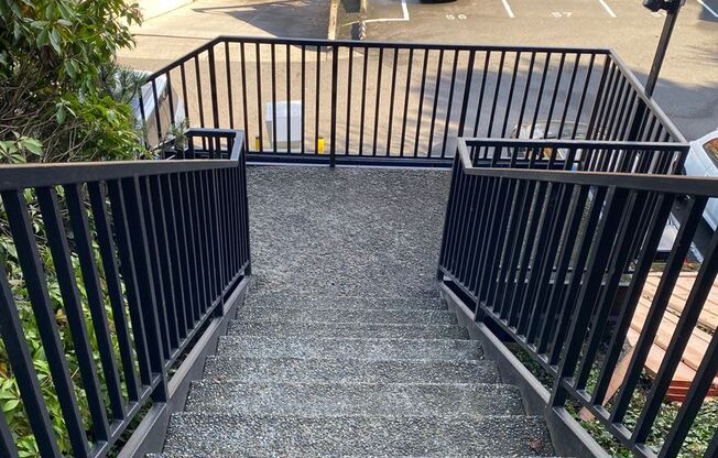 Sweeping Views of City & Mountain! Updated SW PDX Condo. Ton of Light & Upgrades! Parking & Most Utilities Included!