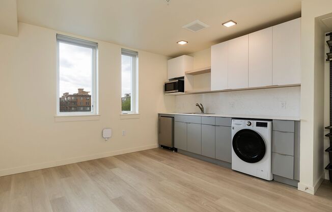 Chinook Apartments