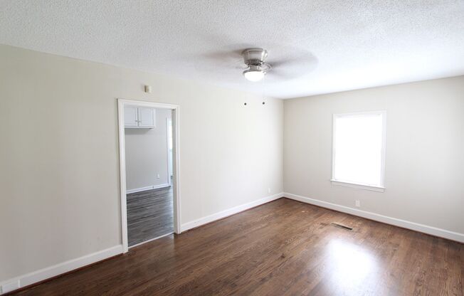 Belview Beauty! Cute ! Cute! Cute! New on the Market and Newly Renovated!