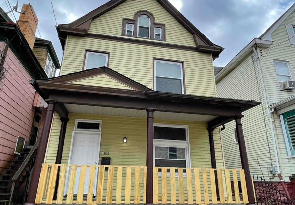 406 E 12 AVE