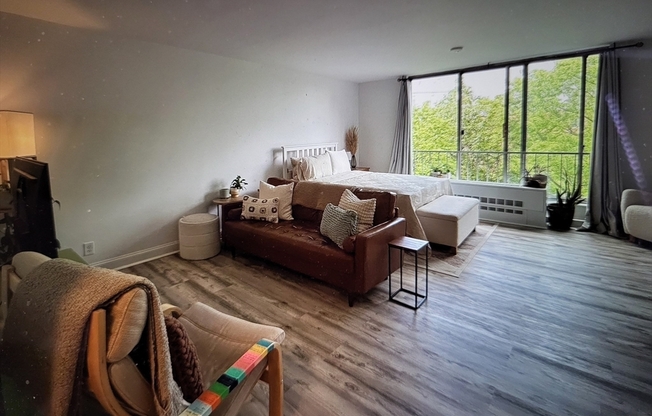 Studio, 1 bath, 500 sqft, $2,600, Unit 715