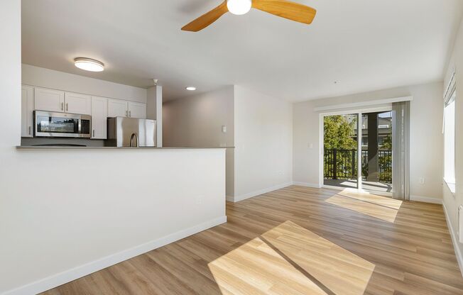 2 beds, 2 baths, 1,005 sqft, $2,795, Unit 402