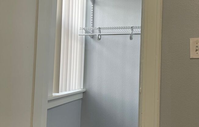 Studio, 1 bath, 300 sqft, $1,350, Unit 208