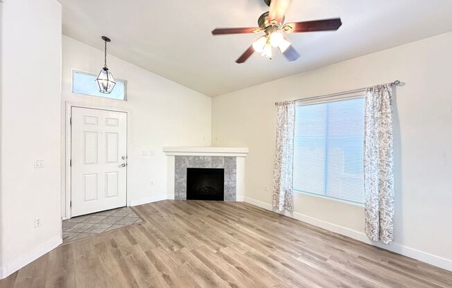 2 beds, 2 baths, $1,450, Unit # 1924
