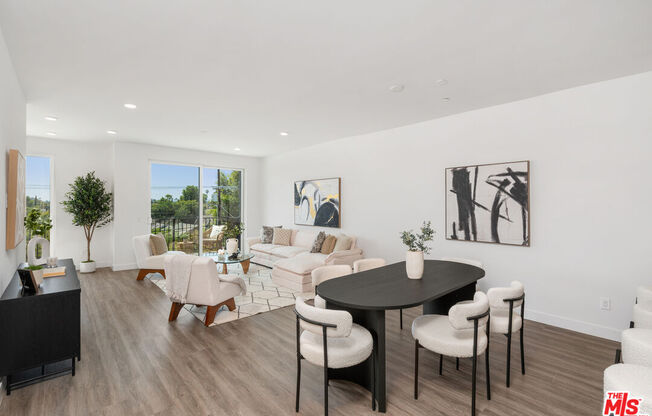 6144 WHITSETT AVE