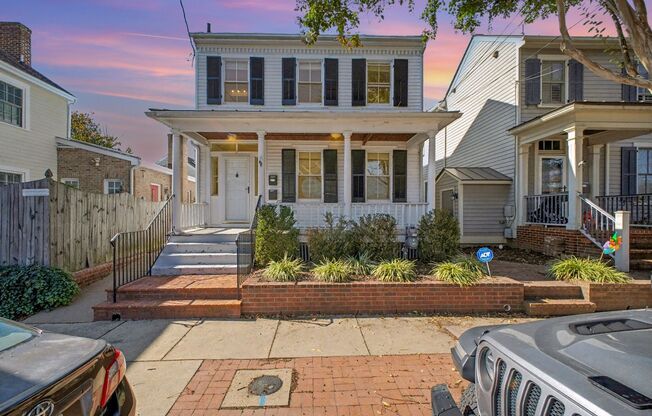 Charming 3-bedroom 2 bathrooms in Downtown Fredericksburg