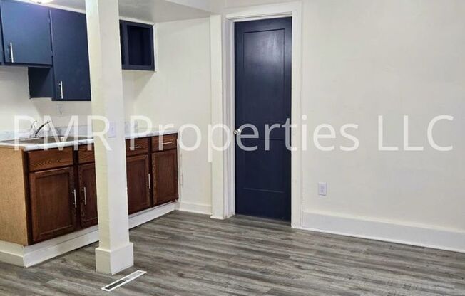828 Ave B