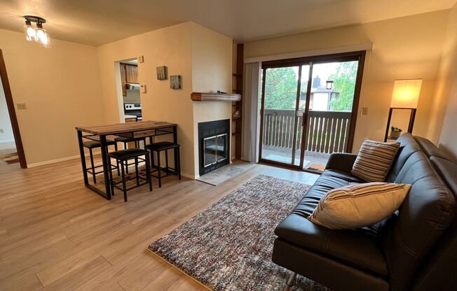 Furnished 2 Bed Top Floor Condo with Garage - Available through April 2025 :)