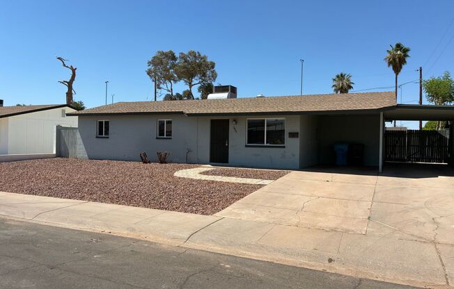 Spacious 4 BR 2BA w/ Large Lot in Paradise Valley!! Located at 36th St and Greenway